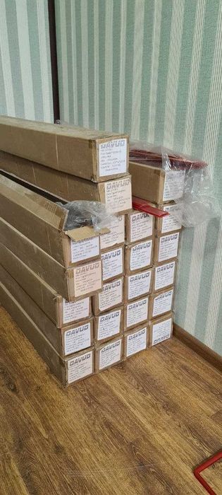 Ценник для стеллажа супермаркета. Ценникодержатель DBR