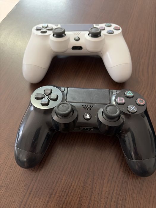 Play station Ps4 pro 1tb  + 2 manete