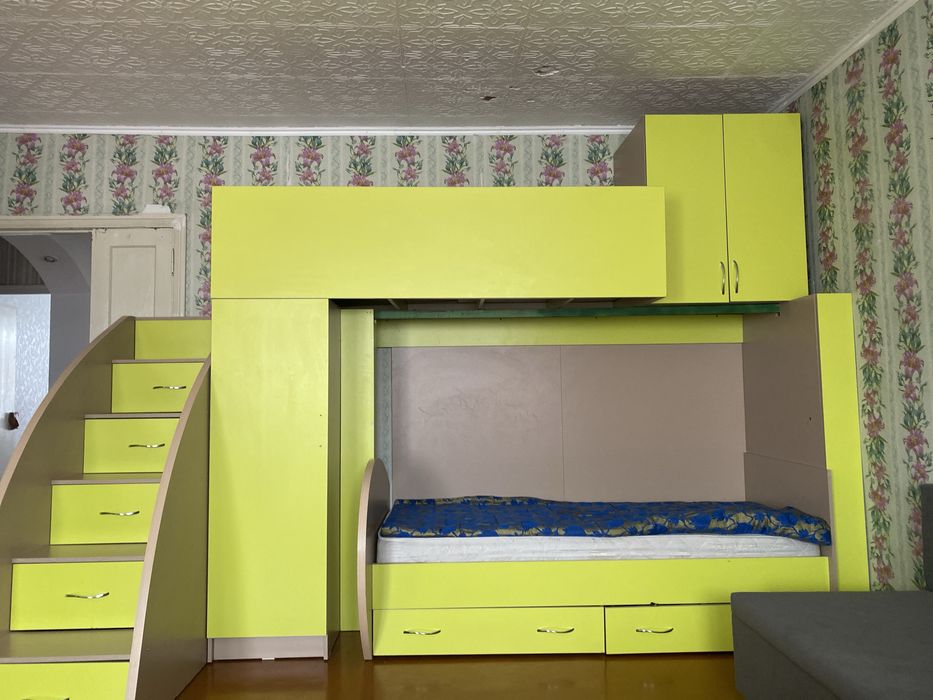 Продам двухъяросную  кровать