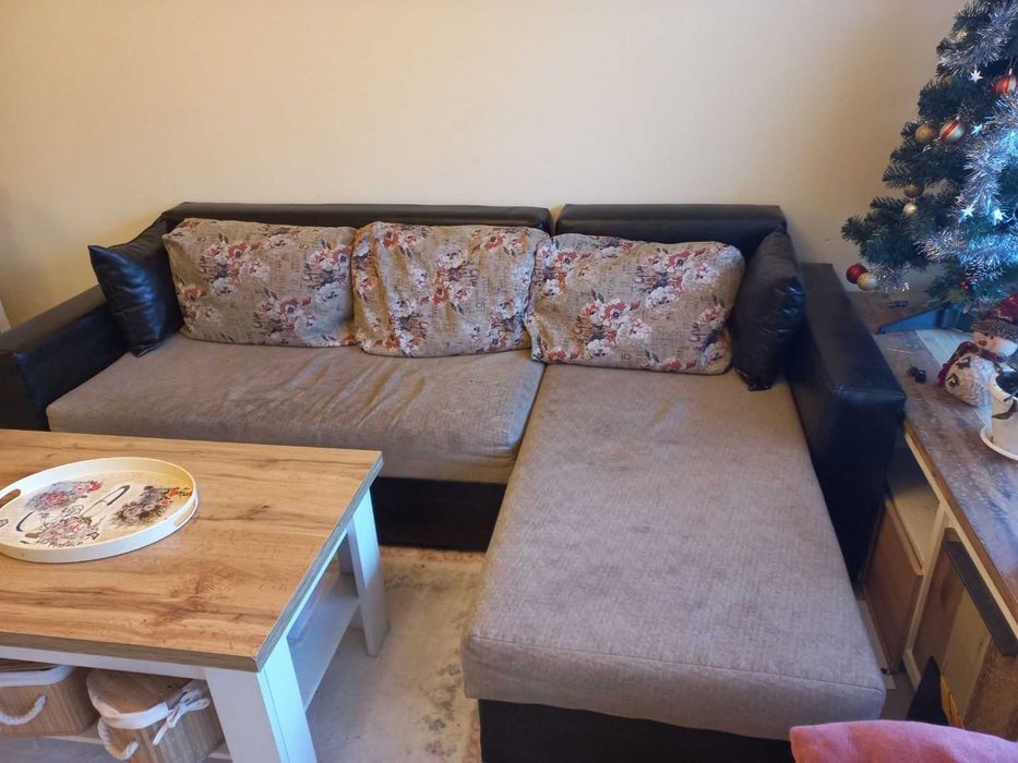 Продавам диван с функция сън 550 лв.