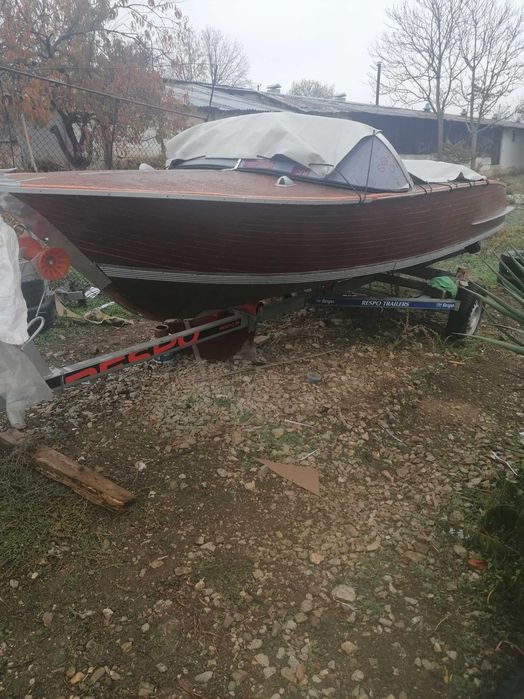 ретро лодка от махагон РИВА