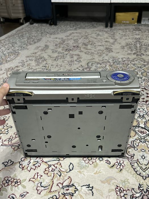 Видеомагнитофон Panasonic Super Drive.
