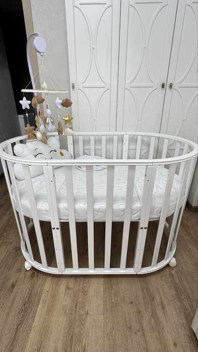 Детская кроватка + мобиль музыкальный