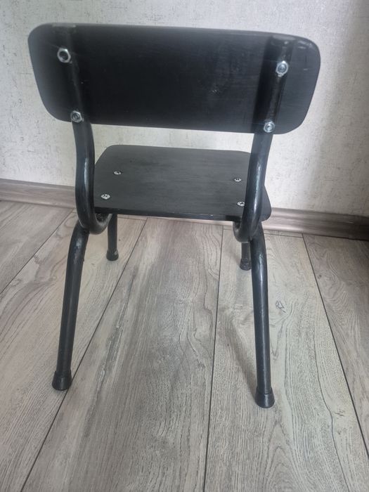 Стул маленькии детскии