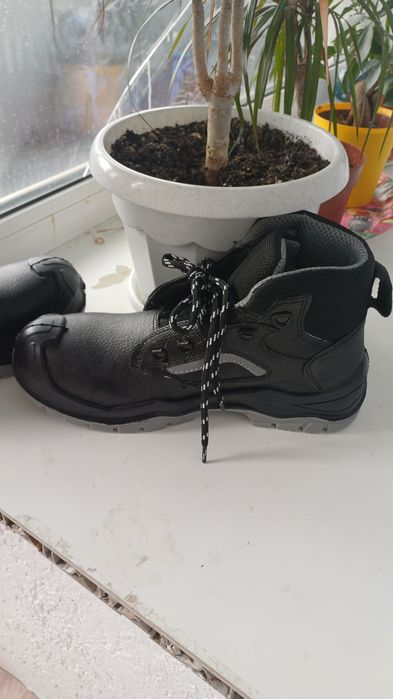 Продам берцы новые