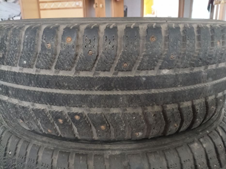 Прдам Авто шины в комплекте