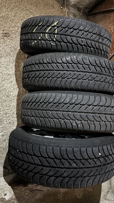 Vand urgent anvelope  iarna cu jante de otel