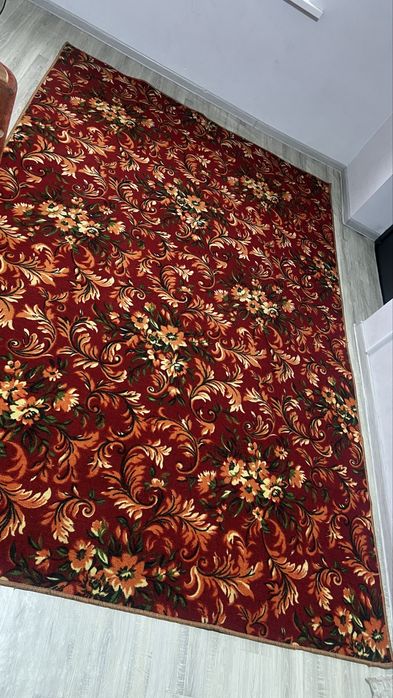 Ковер в хорошем состоянии