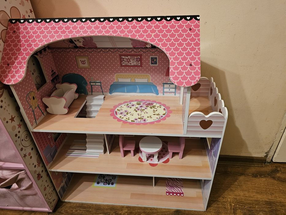 Къща за кукли за малка принцеса