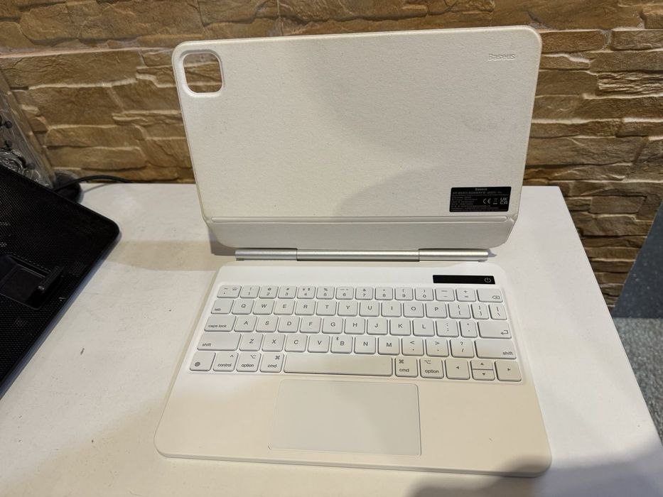 Клавиатура калъф за Ipad pro/ Ipad air бяла