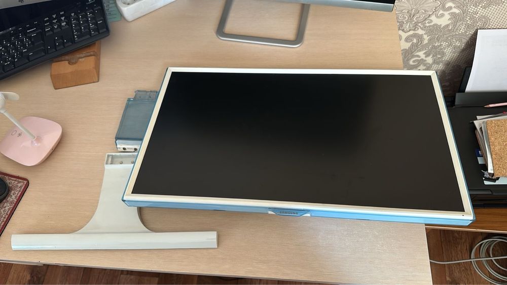 Монитор Samsung