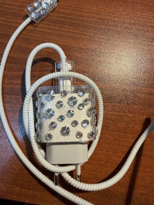 Чехлы для зарядки iPhone