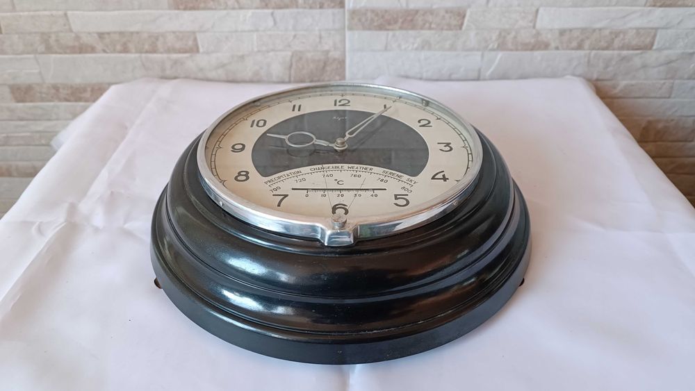 Руски стенен часовник - Маяк с термометър и хигрометър - USSR - 1970г.
