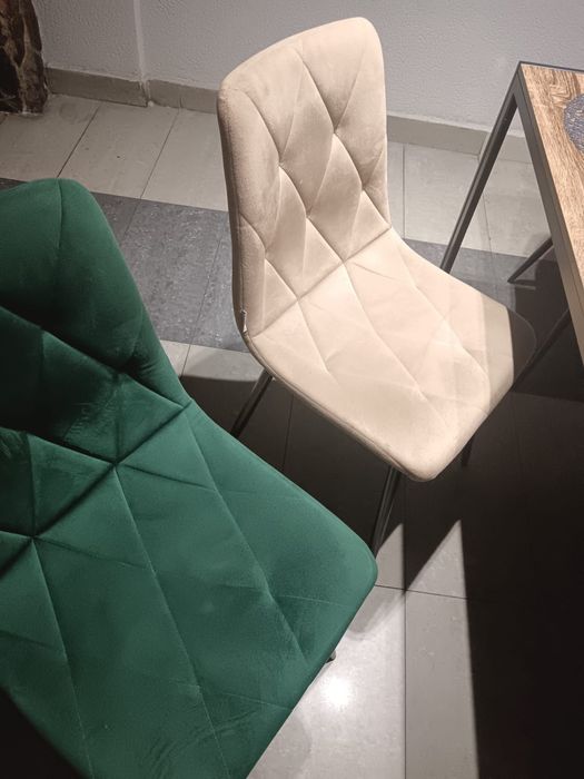 Vând set mese pentru restaurant