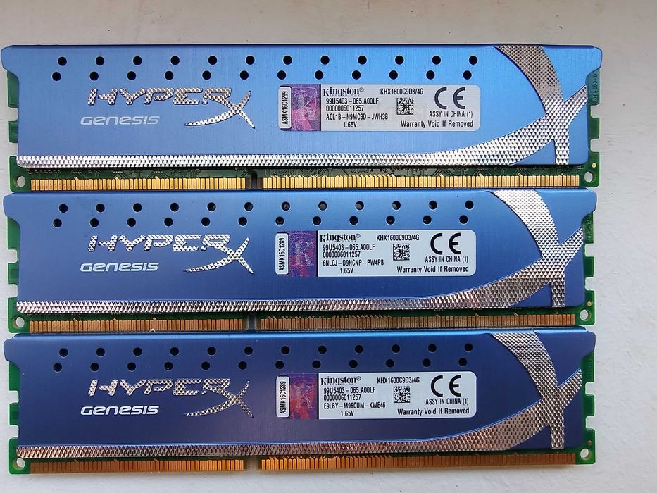 Рам памет 3 чипа по 4 GB DDR3