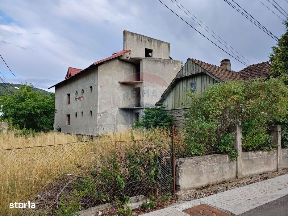 Casă /Vila+Teren intravilan 900 mp - Gura Humorului, Suceava