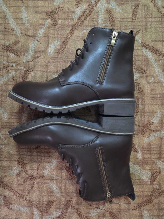 Vand ghete fete 39 / 40 piele noi