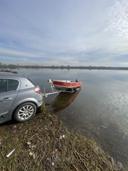 Barca de aluminiu Canadian 3,7