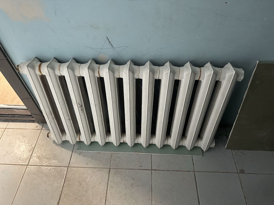 Продам чугунную батарея