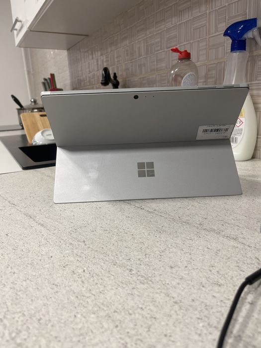 Microsoft surface pro 6 avec intel core i5 8250U