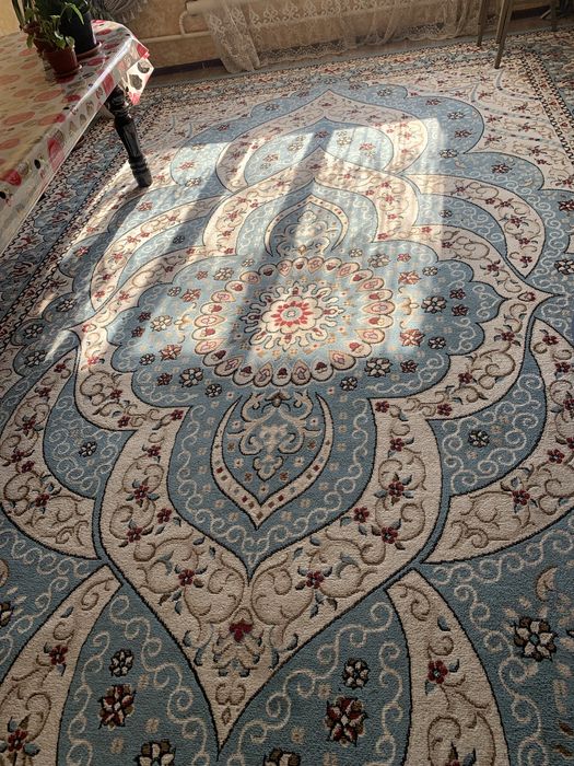 Ковер в хорошем состоянии