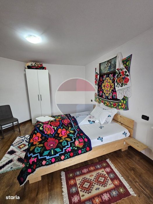 Casă / Vilă cu 9 camere de vânzare