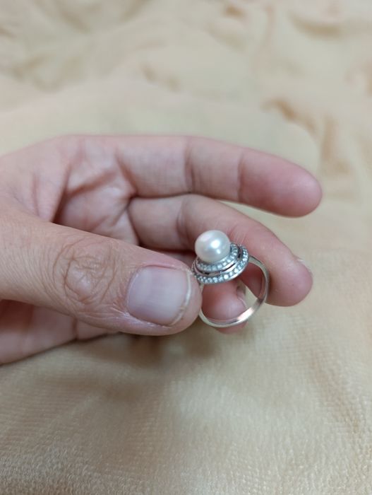 Kumush uzuklar sotiladi