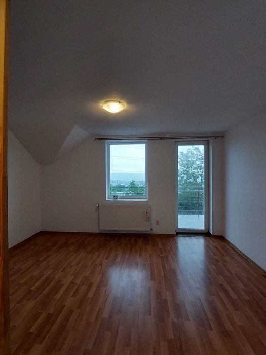 Casa tip duplex de inchiriat