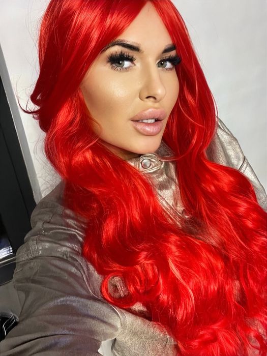 Peruca rosu intens ondulata