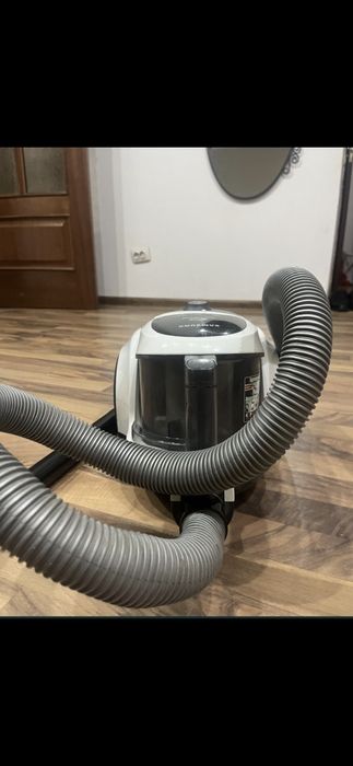 Срочно продам пылесос