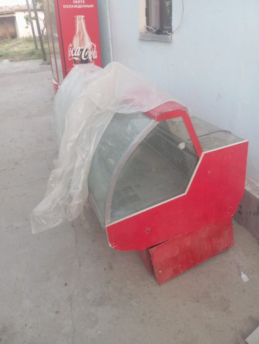 Haladinik. Vetrina  sotiladi