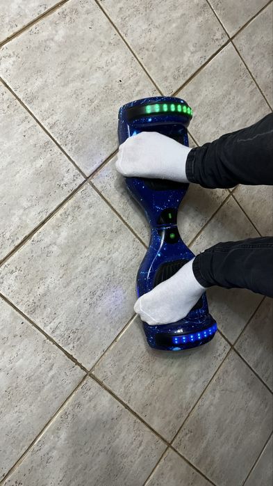Hoverboard  cu lumini si bluetooth