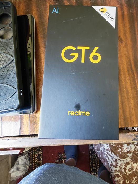 Realme GT 6 16/512