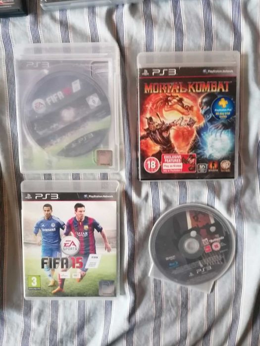 PlayStation 3 Super Slim джойстици игри (НЕРАБОТЕЩА конзола, за части)