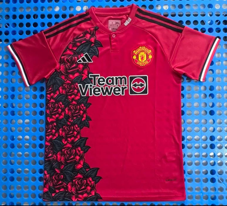 Футболни тениски на Манчестър Юнайтед / Manchester United