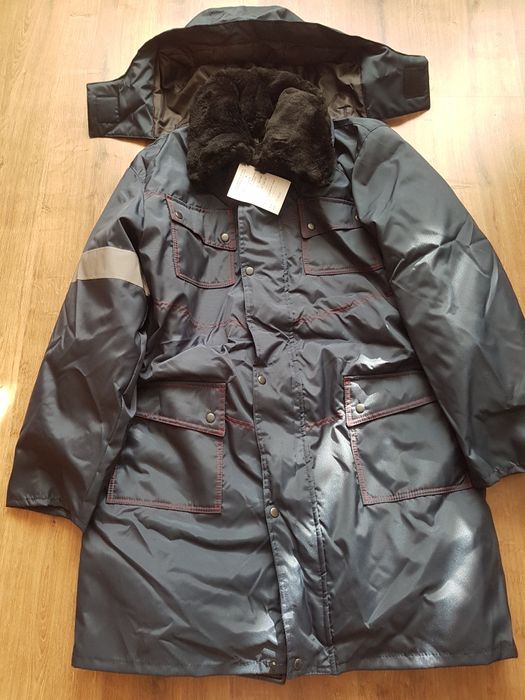 Продам новое полу пальто на меховом подкладе