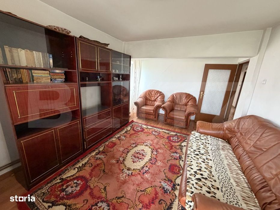 Apartament cu 3 camere, decomandat, 72 mp, zona Victoriei