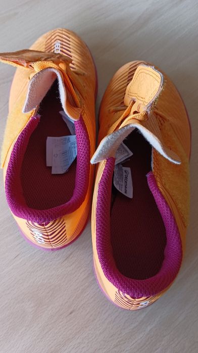 Детски футболни обувки