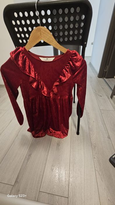 De vanzare rochite fetițe 6-7 ani