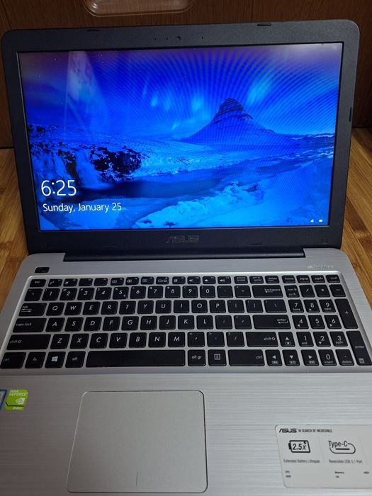 Laptop  ASUS X556UQ