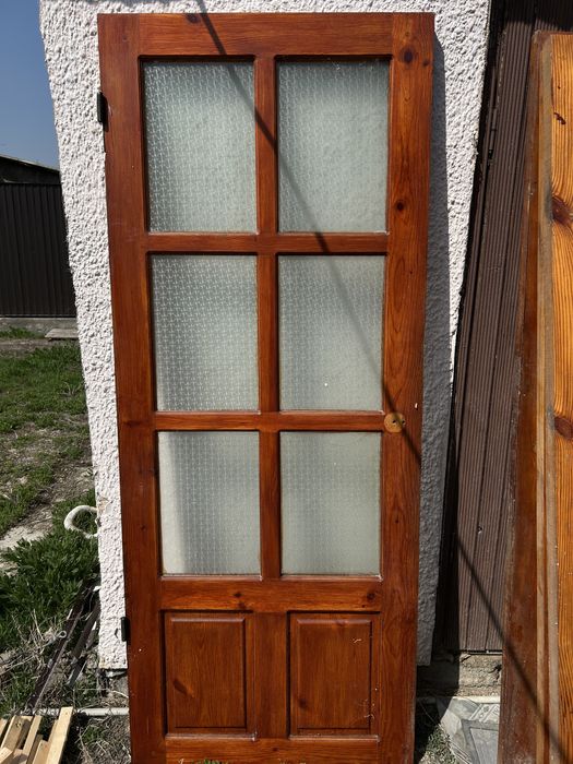 Двери деревянные межкомнатные