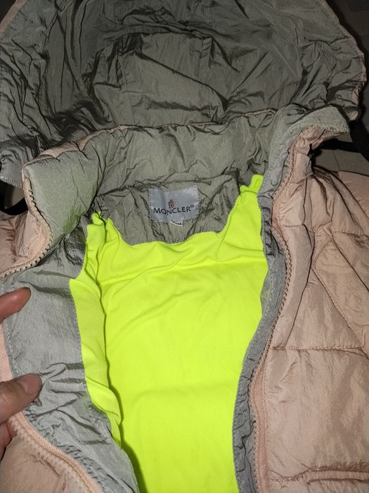 Продам детскую куртку