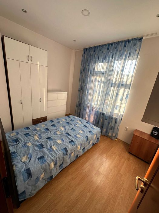 Дава се под наем Тристаен апартамент в София, Изток - 88 кв.м за 700 € - Снимка #2
