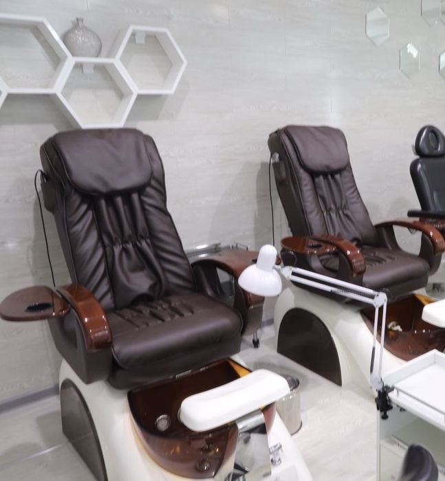 Продается мебель для салона красоты или магазина .