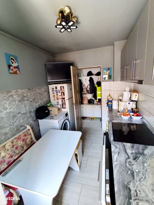 Vând apartament cu 2 camere renovat , mobilat și utilat