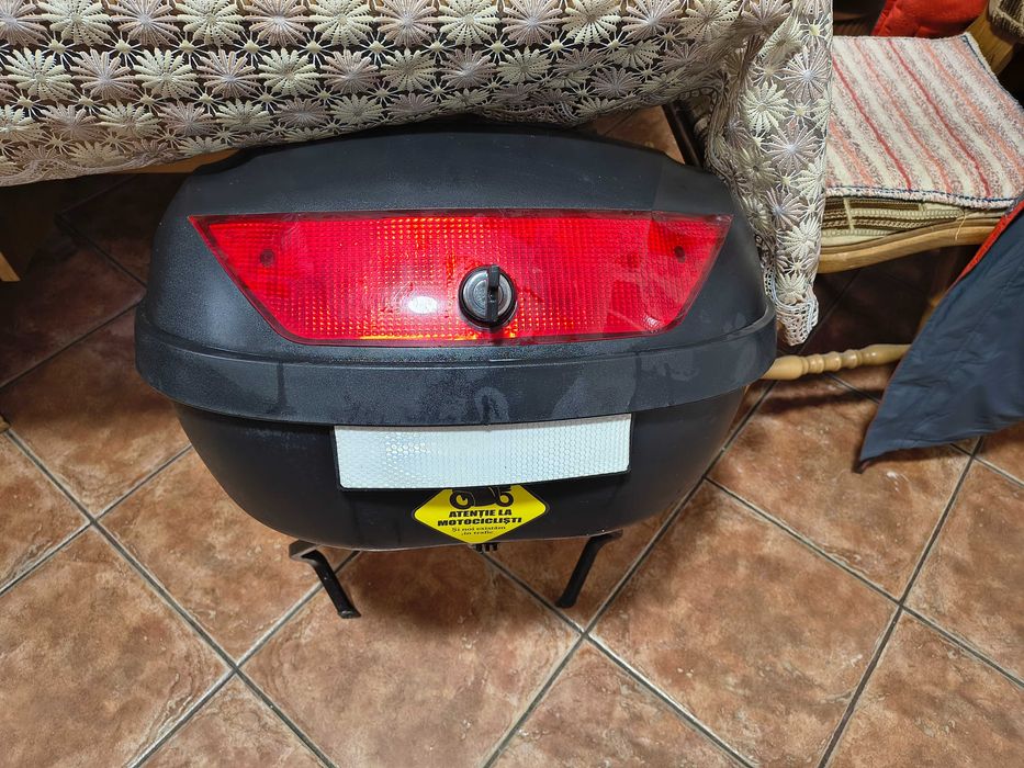 Vand top case+suport pentru Kawasaki zr7/zr7s