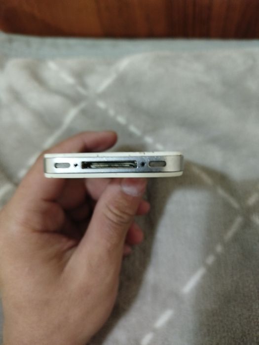 Iphone 4 hamma joyi ishlaydi aybi iclodga tushgan