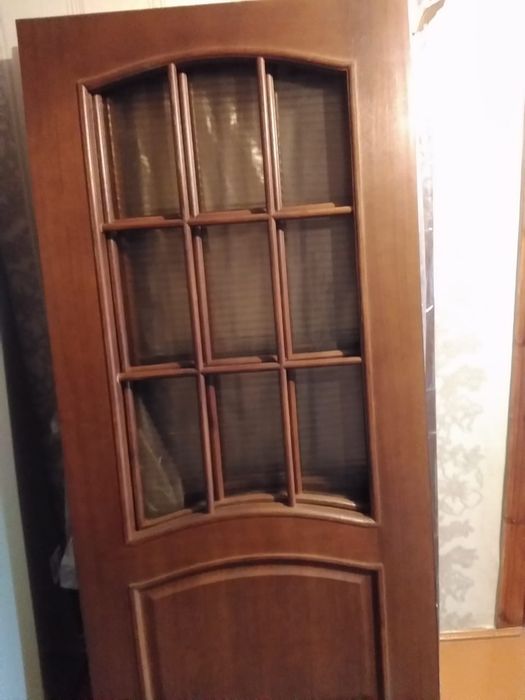 Двери межкомнатные ( массив дерева, Беларусь)