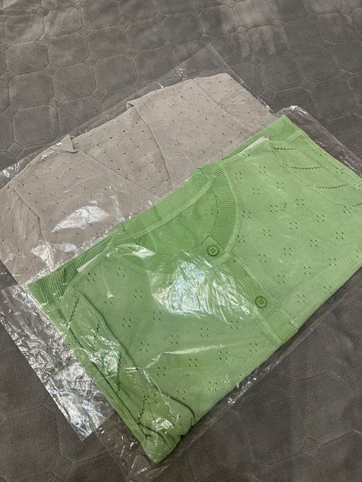 Продаю кофточки разные