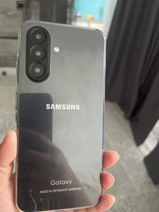 Самсунг А56 с коробкой